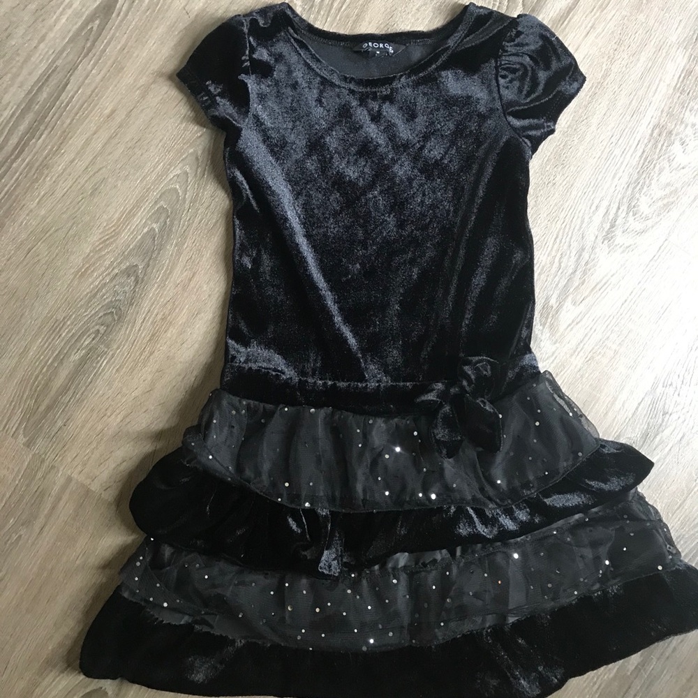 Size 7/8 black crushed velvet dress